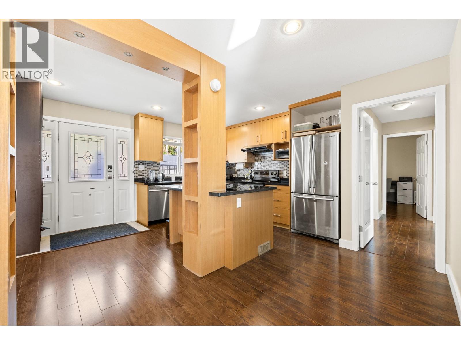 5039 Marine Drive, Burnaby, British Columbia  V5J 3G5 - Photo 8 - R3095159