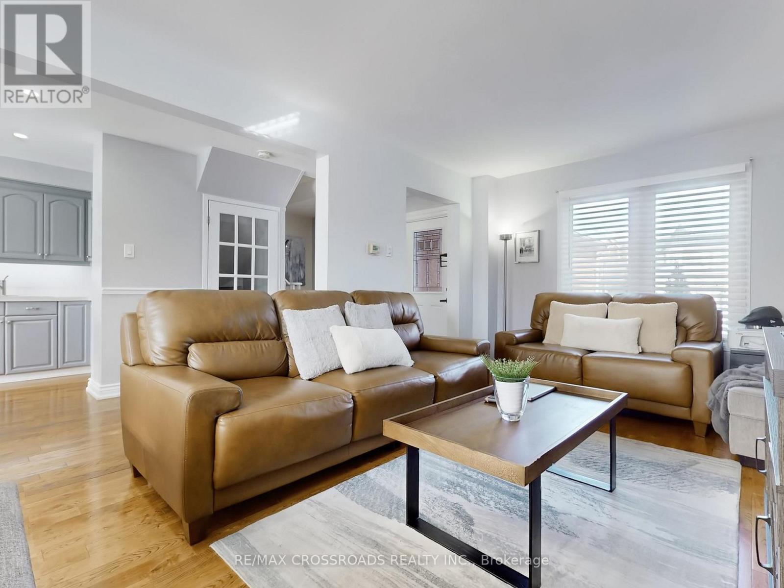 64 Sable Crescent, Whitby, Ontario  L1R 1Y6 - Photo 4 - E12833942