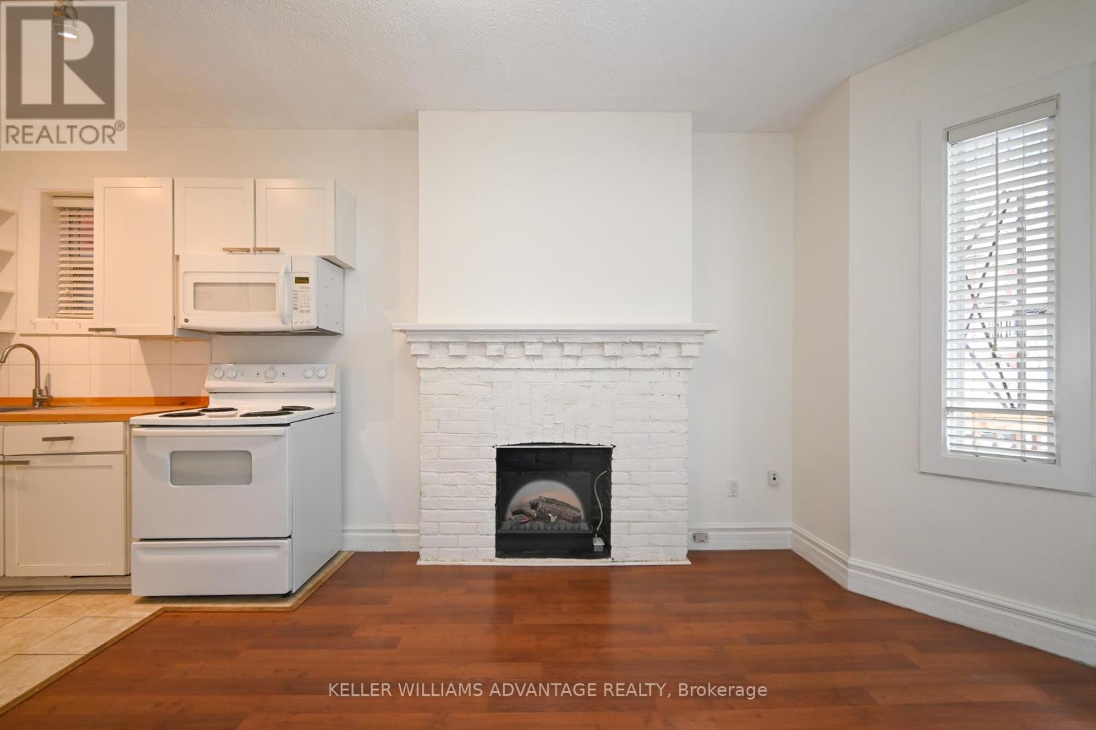 A - 242 Highfield Road, Toronto, Ontario  M4L 2V5 - Photo 6 - E12841490