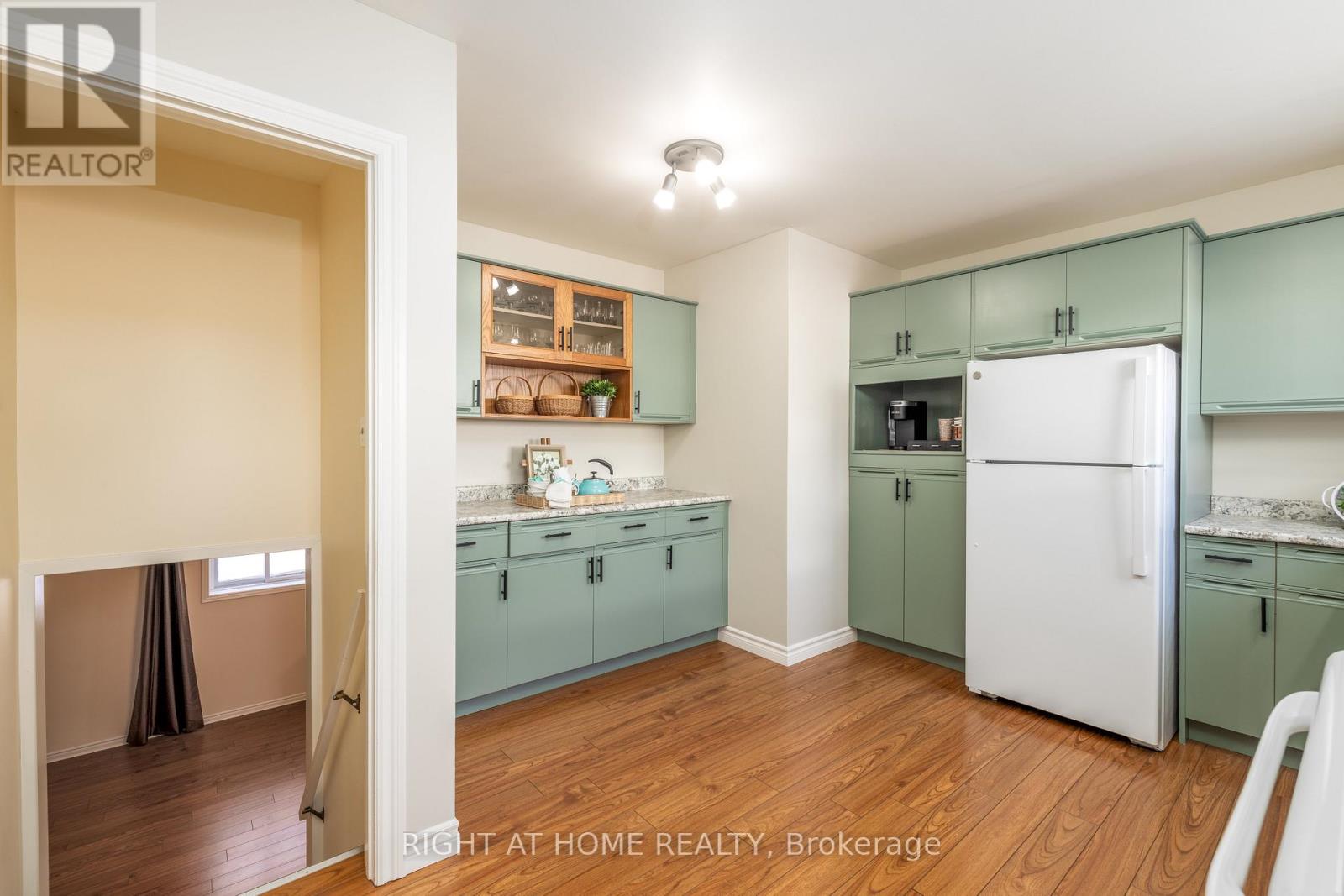 31 Thorncliffe Drive, Belleville, Ontario  K8P 4L3 - Photo 5 - X12820266