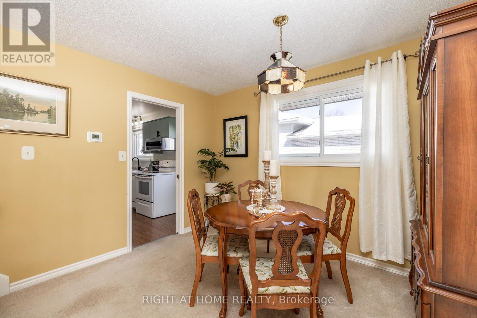 31 Thorncliffe Drive, Belleville, Ontario  K8P 4L3 - Photo 4 - X12820266