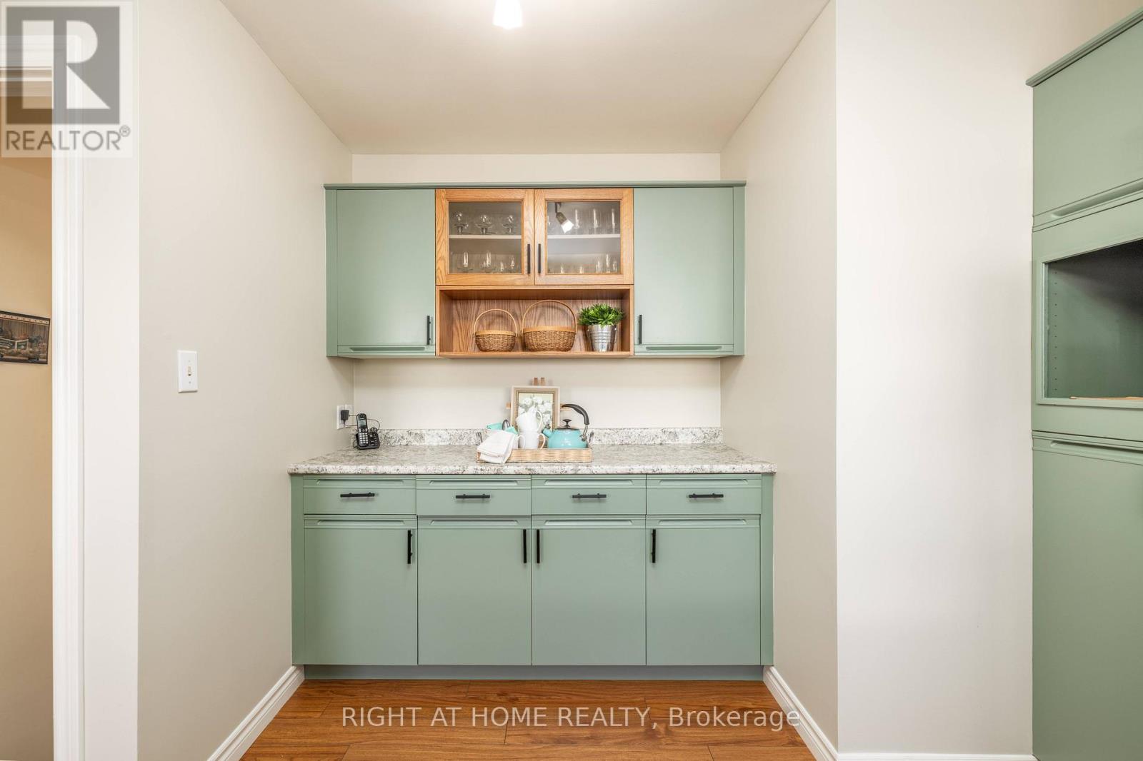 31 Thorncliffe Drive, Belleville, Ontario  K8P 4L3 - Photo 6 - X12820266