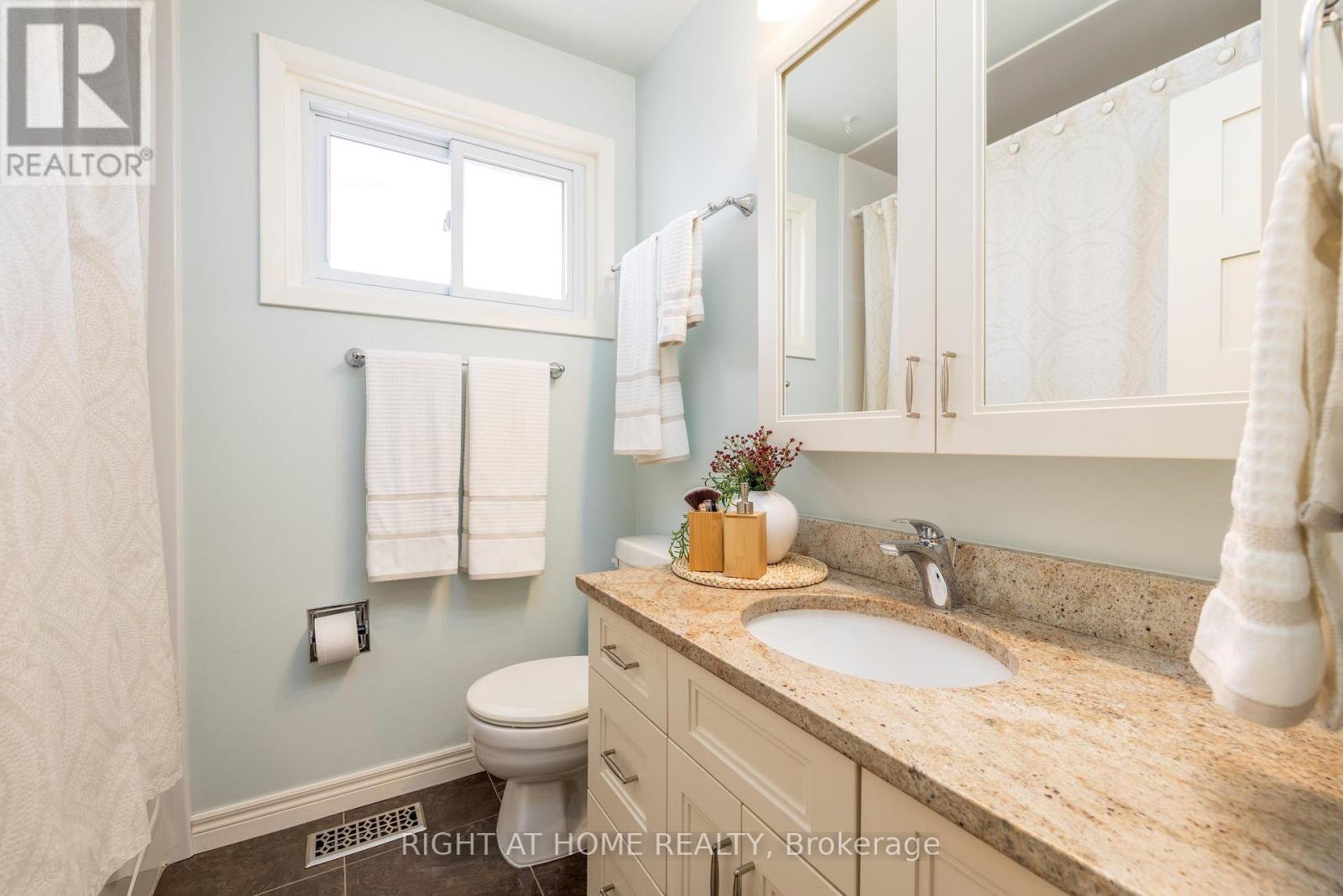 31 Thorncliffe Drive, Belleville, Ontario  K8P 4L3 - Photo 11 - X12820266