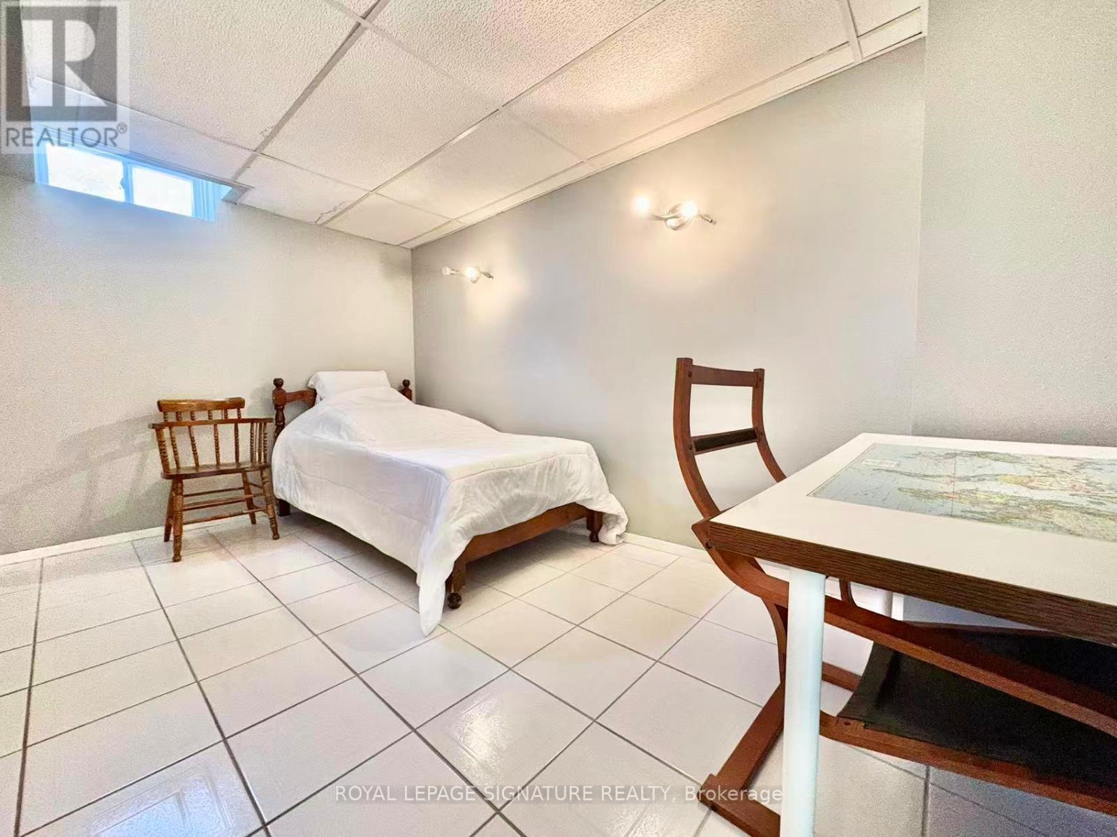 7 Farnham Drive, Brampton, Ontario  L6X 4H7 - Photo 12 - W12842006