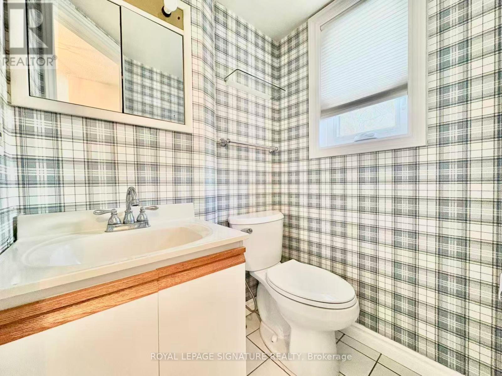 7 Farnham Drive, Brampton, Ontario  L6X 4H7 - Photo 13 - W12842006