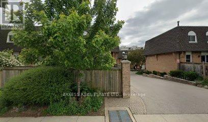 3 - 98 BROCK STREET, Oakville, Ontario