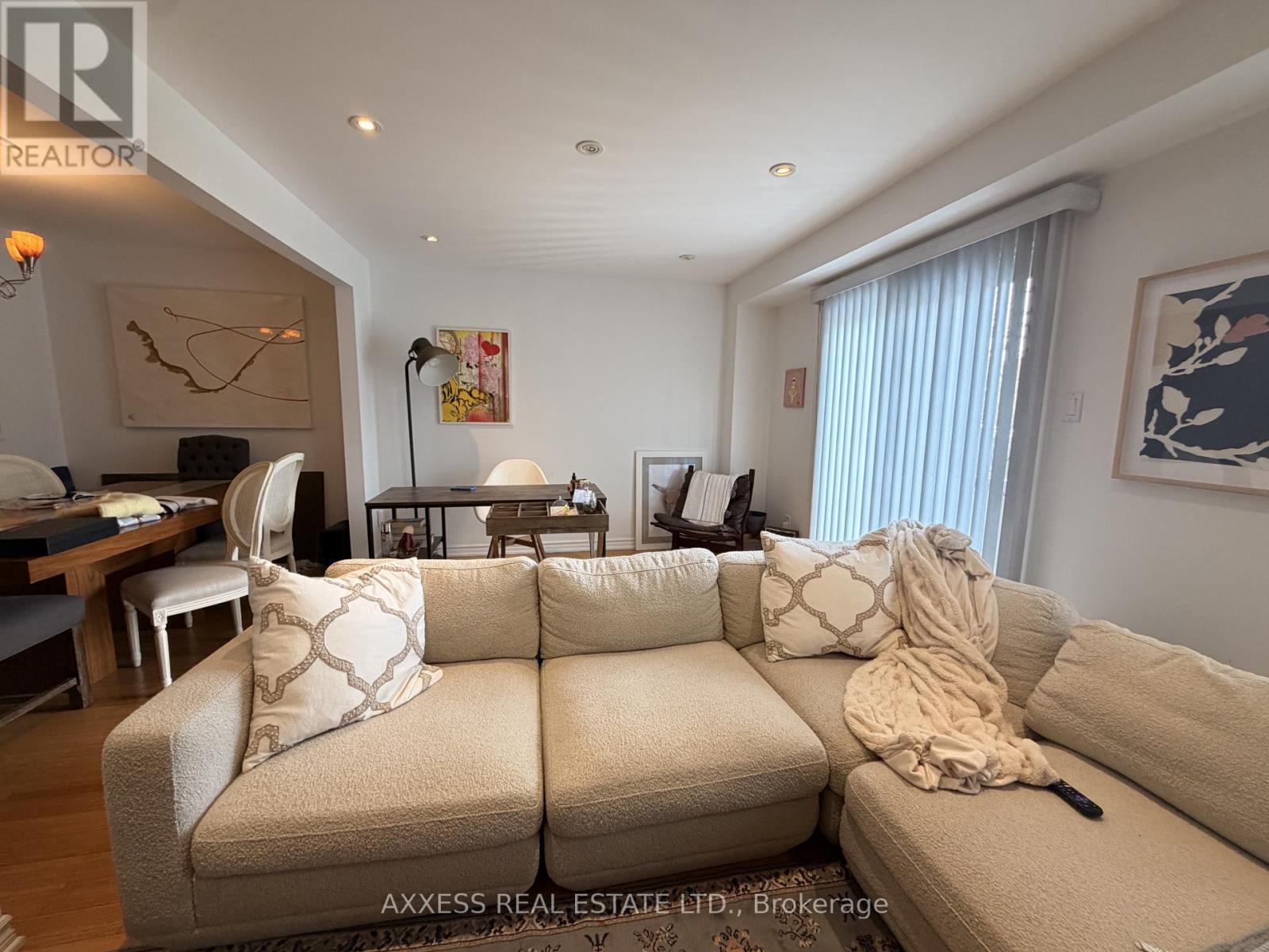 3 - 98 Brock Street, Oakville, Ontario  L6K 2Z1 - Photo 3 - W12842038