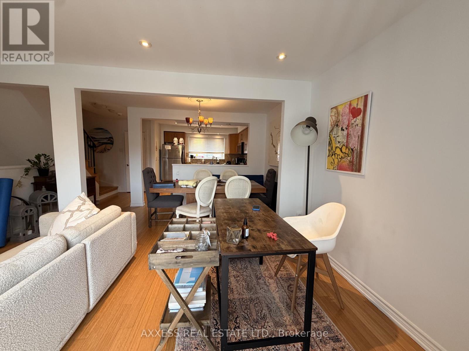 3 - 98 Brock Street, Oakville, Ontario  L6K 2Z1 - Photo 4 - W12842038