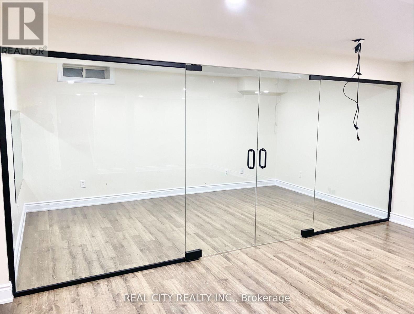 830 Old Derry Road, Mississauga, Ontario  L5W 1B9 - Photo 28 - W12842054