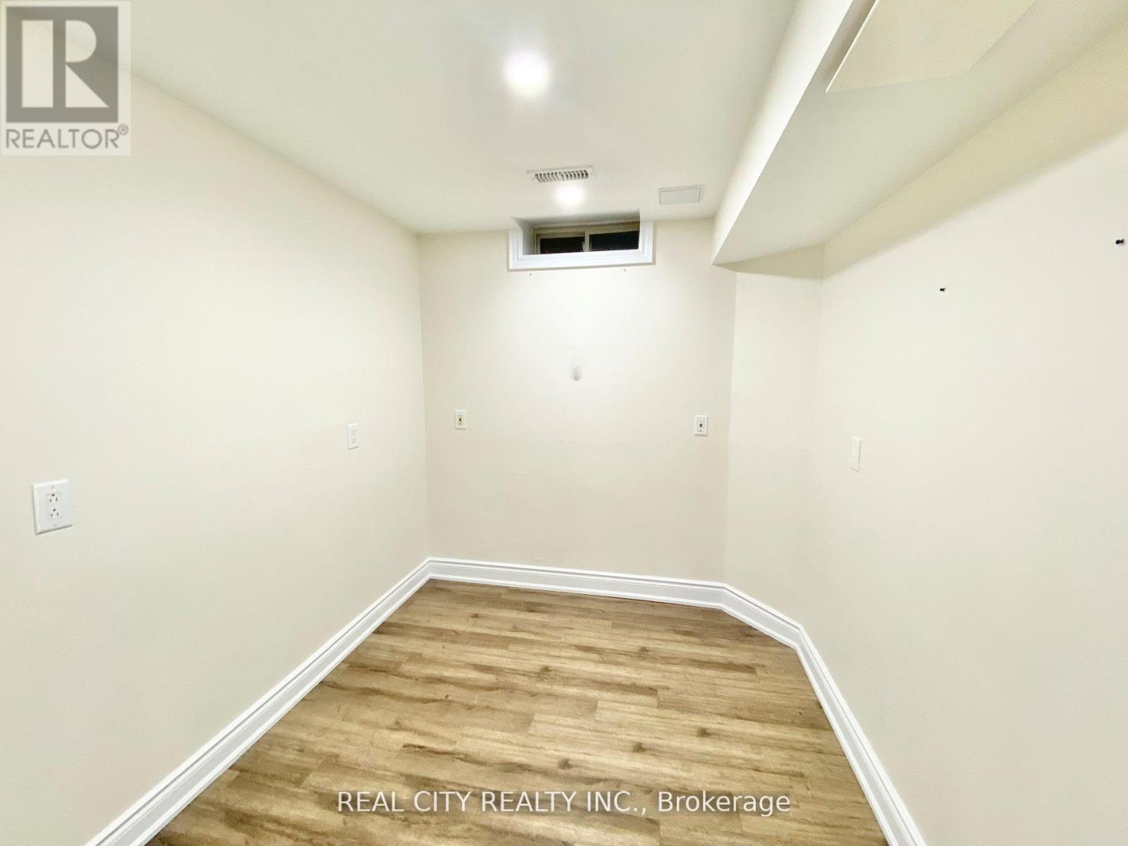 830 Old Derry Road, Mississauga, Ontario  L5W 1B9 - Photo 32 - W12842054