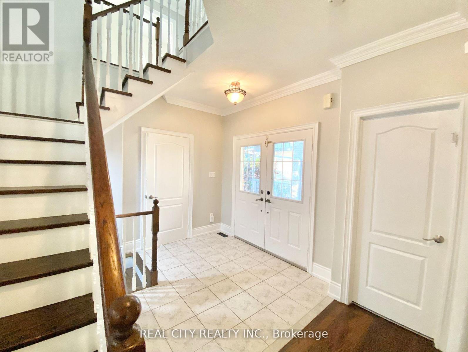 830 Old Derry Road, Mississauga, Ontario  L5W 1B9 - Photo 4 - W12842054