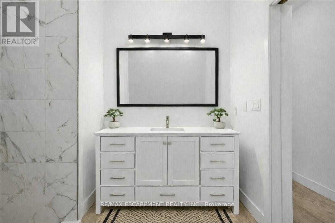 1295 Wenona Lake Road, Dysart Et Al, Ontario  K0M 1S0 - Photo 37 - X12842056