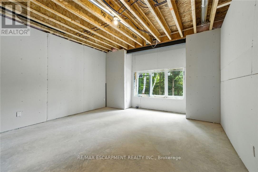 1295 Wenona Lake Road, Dysart Et Al, Ontario  K0M 1S0 - Photo 41 - X12842056