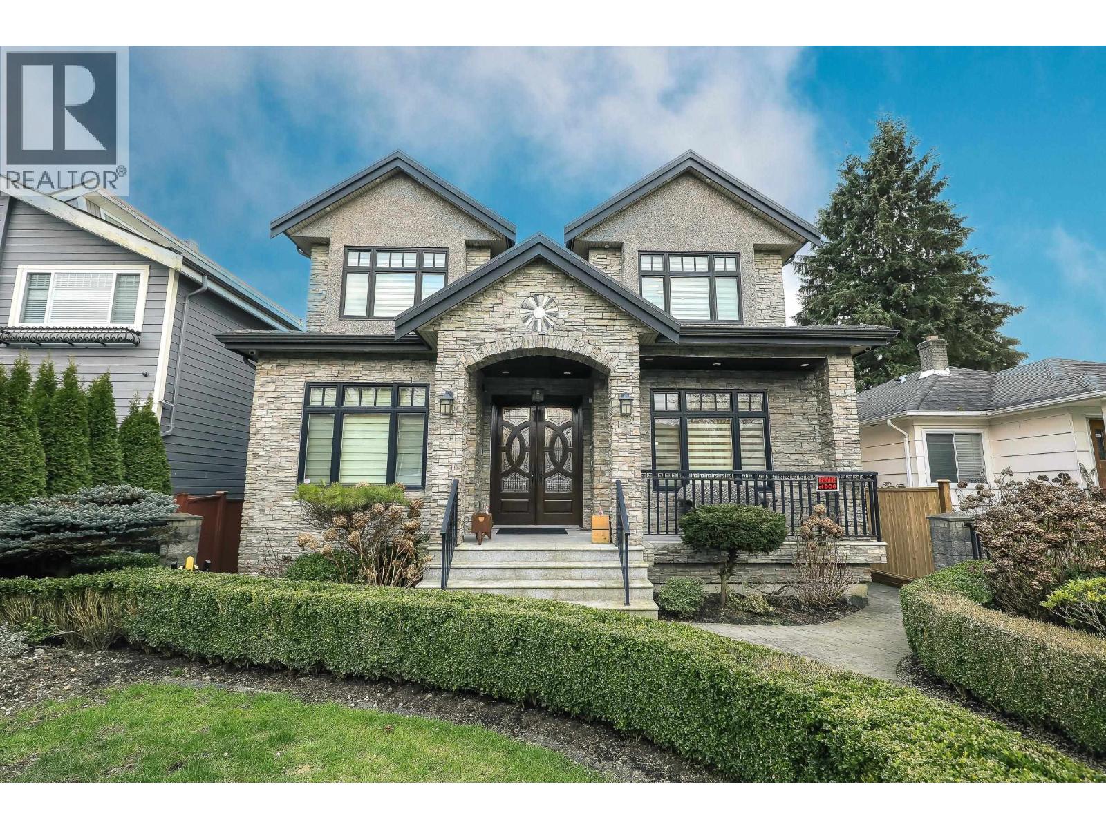 66 W 44th Avenue, Vancouver, British Columbia  V5Y 2V1 - Photo 2 - R3095349