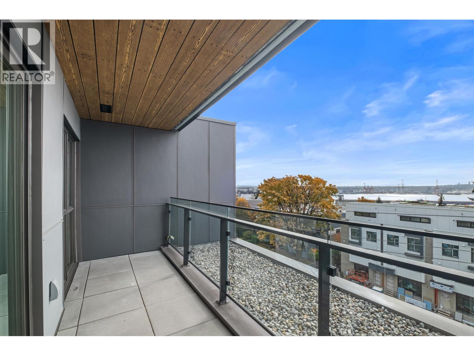 553 422 E 3rd Street, North Vancouver, British Columbia  V7L 0K1 - Photo 14 - R3095706