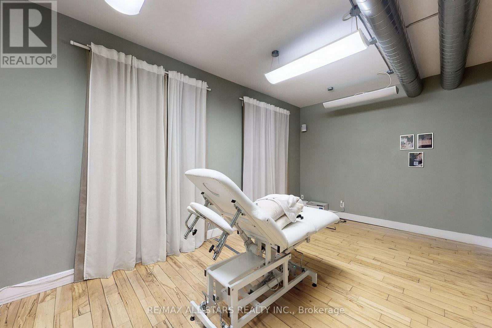 300 - 1269 Dundas Street W, Toronto, Ontario  M6J 1H1 - Photo 24 - C12815198