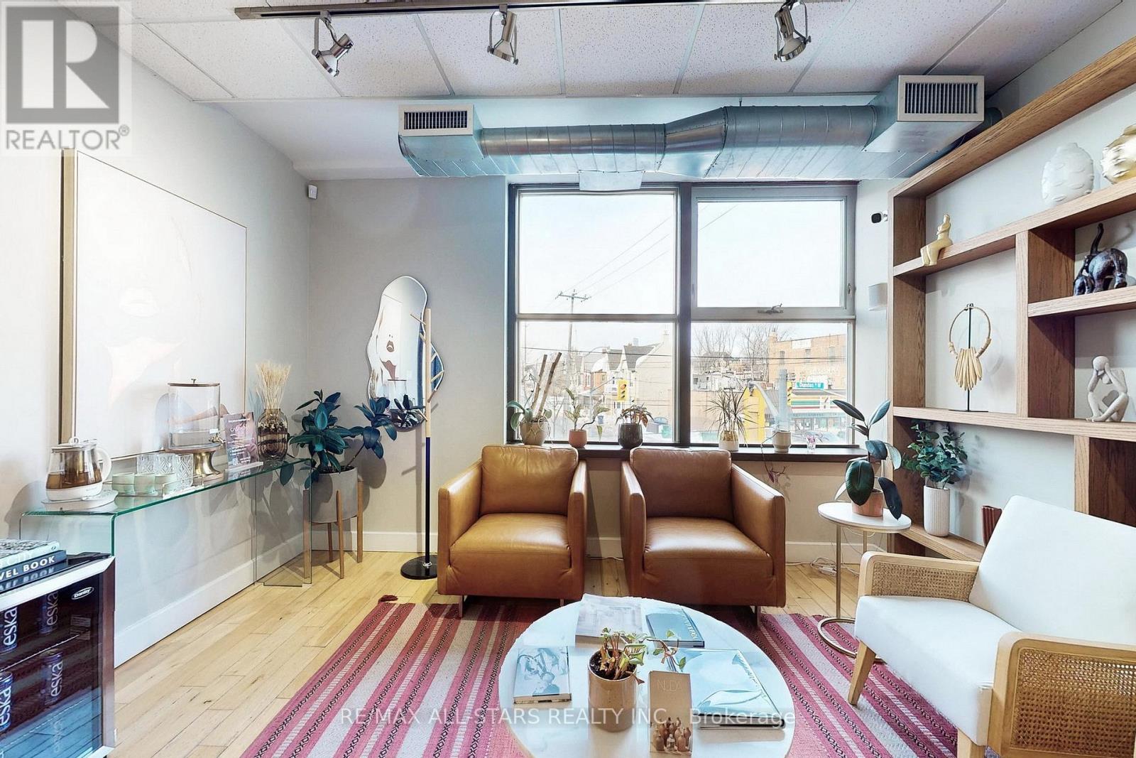 300 - 1269 Dundas Street W, Toronto, Ontario  M6J 1H1 - Photo 3 - C12815198