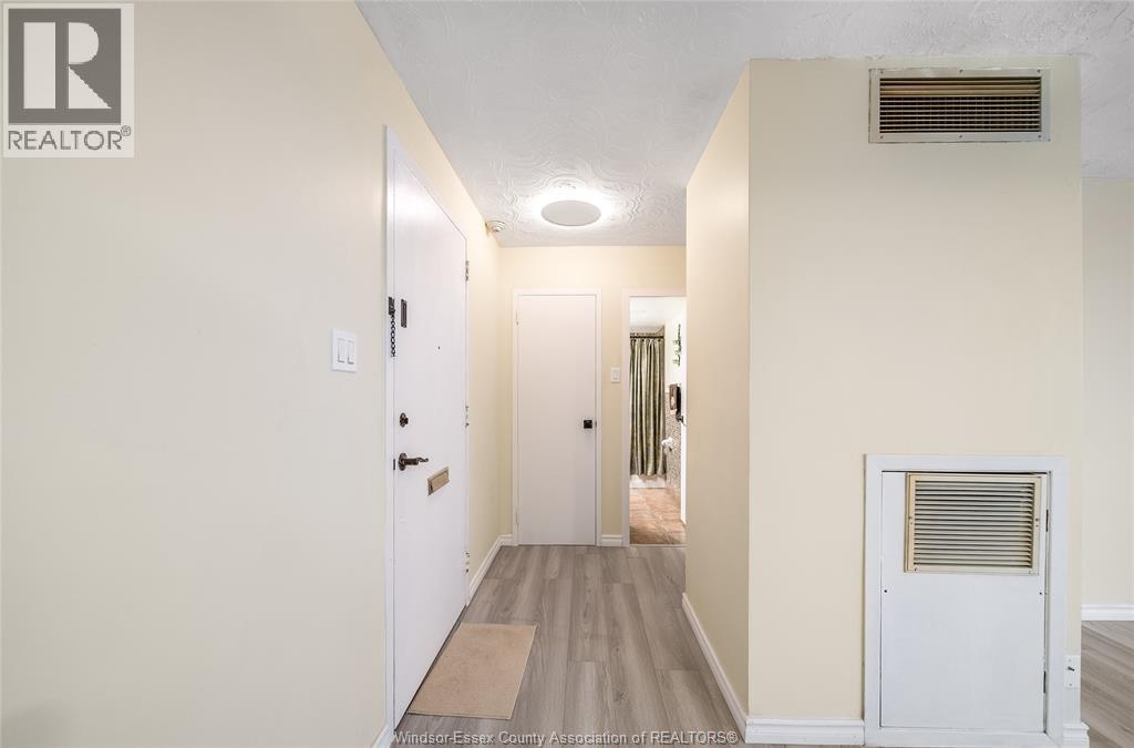 111 Riverside Drive East Unit# 311, Windsor, Ontario  N9A 2S6 - Photo 2 - 26000532