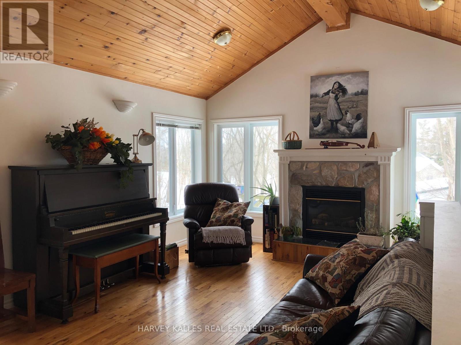 48 Ontario Street, Prince Edward County, Ontario  K0K 2T0 - Photo 12 - X12842092