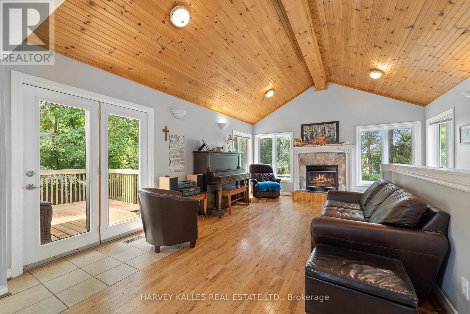 48 Ontario Street, Prince Edward County, Ontario  K0K 2T0 - Photo 13 - X12842092