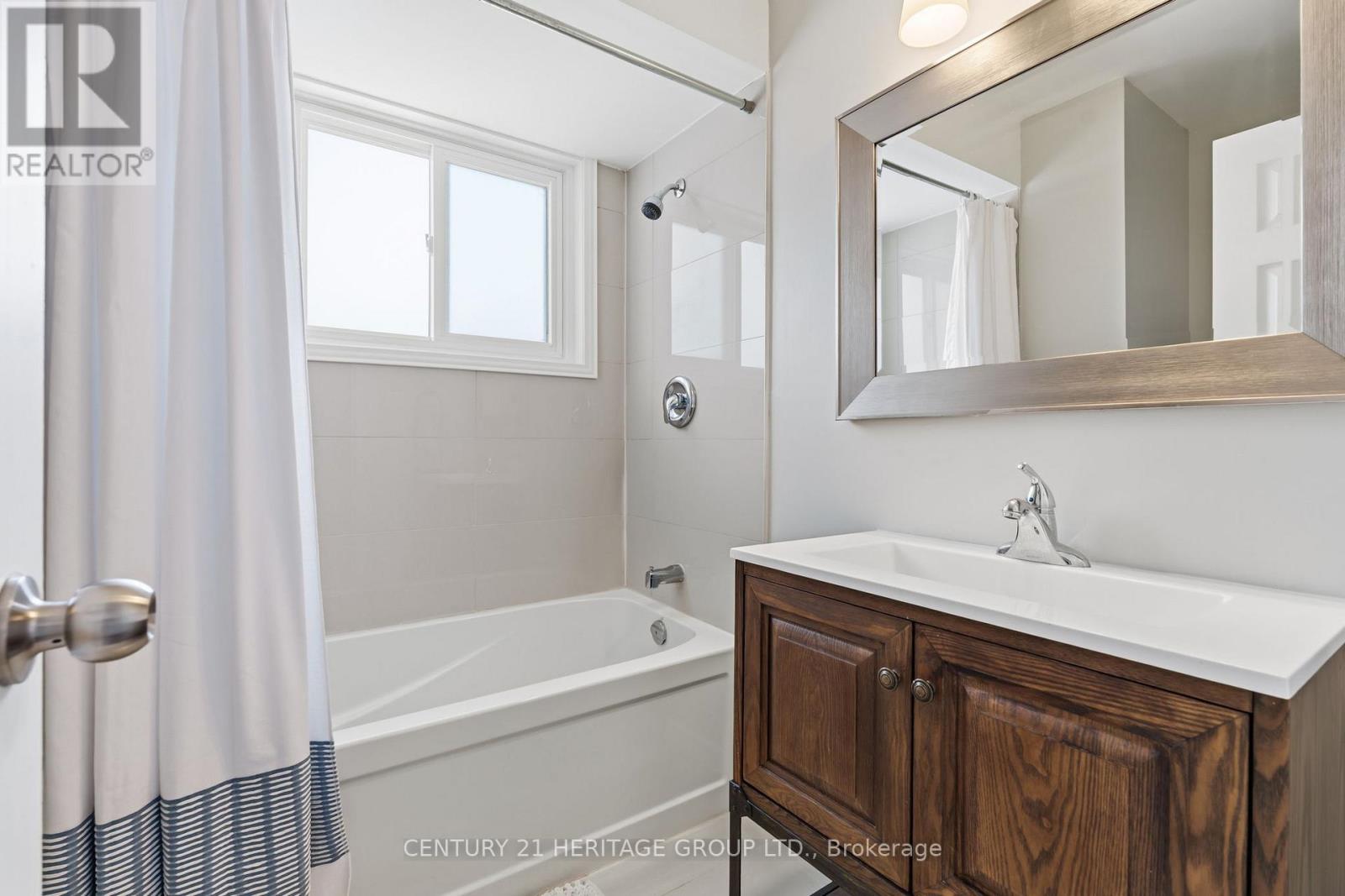 158 Patterson Street, Newmarket, Ontario  L3Y 4Y8 - Photo 29 - N12841280