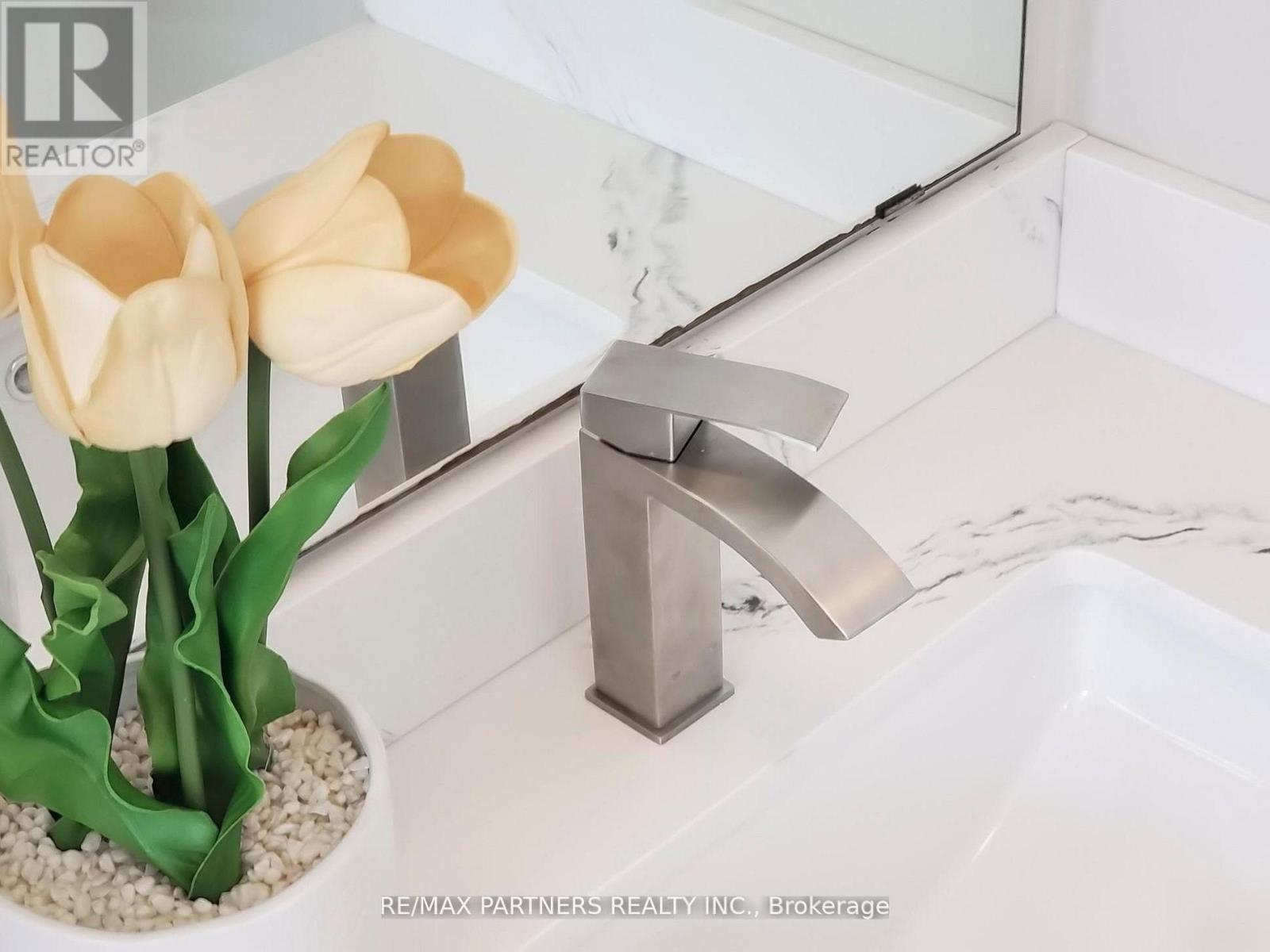 49 Charles Sturdy Road, Markham, Ontario  L6C 3E8 - Photo 20 - N12841784