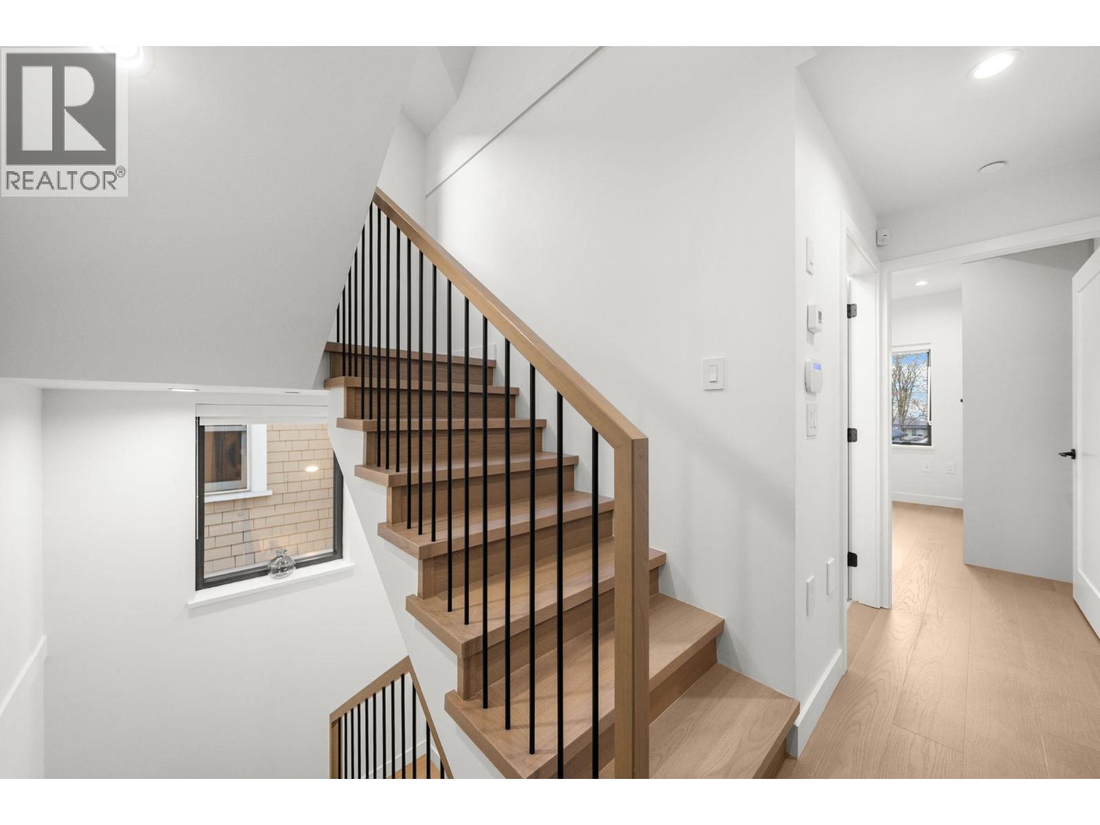 2 2247 Parker Street, Vancouver, British Columbia  V5L 2L8 - Photo 13 - R3095781