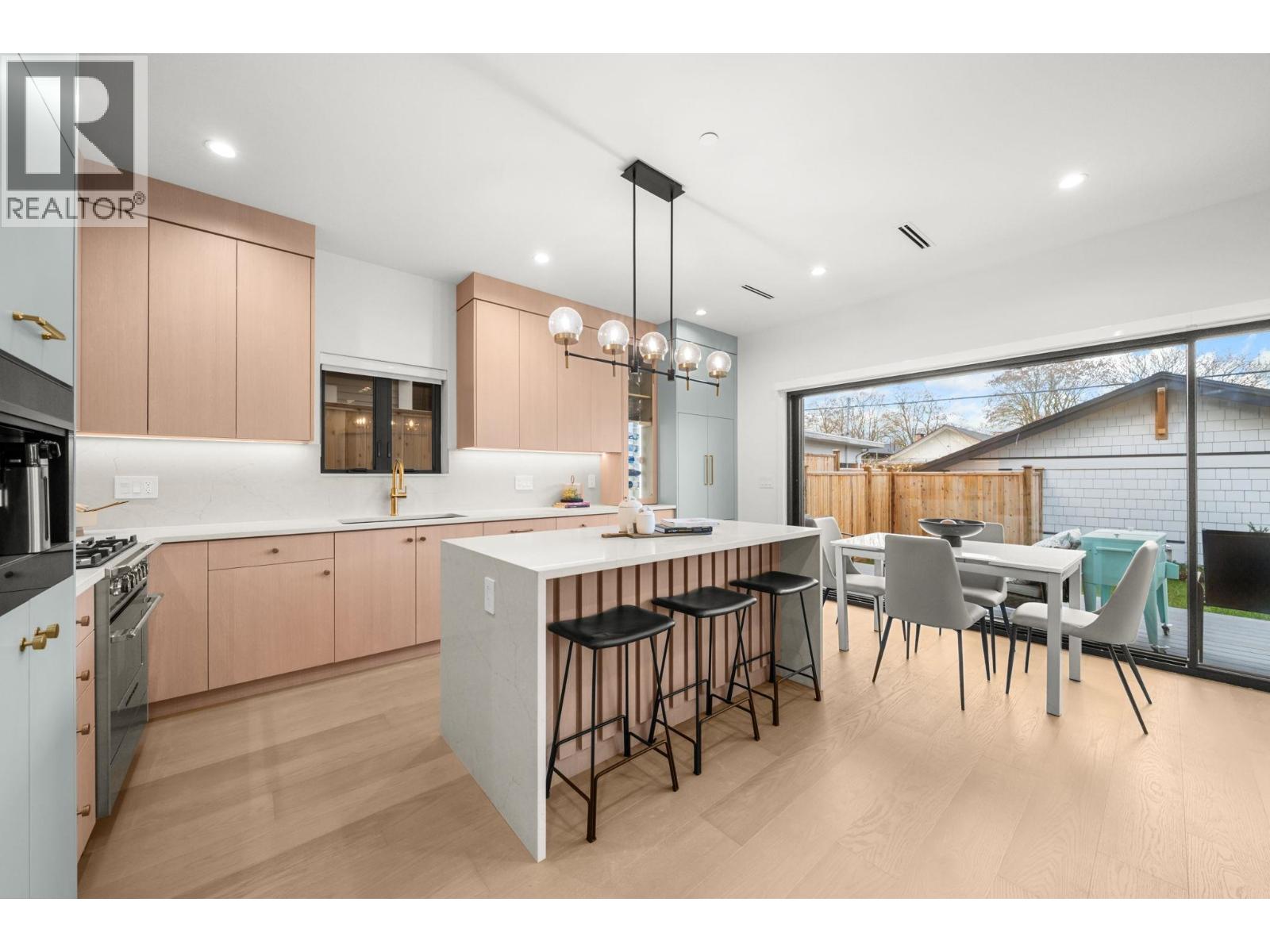 2 2247 Parker Street, Vancouver, British Columbia  V5L 2L8 - Photo 5 - R3095781