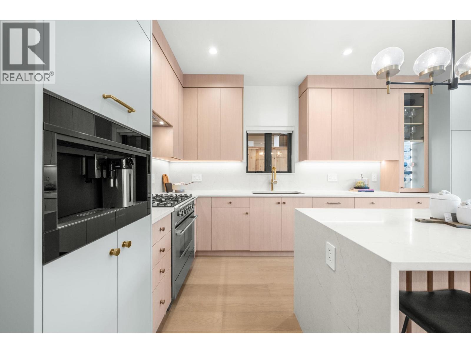 2 2247 Parker Street, Vancouver, British Columbia  V5L 2L8 - Photo 6 - R3095781