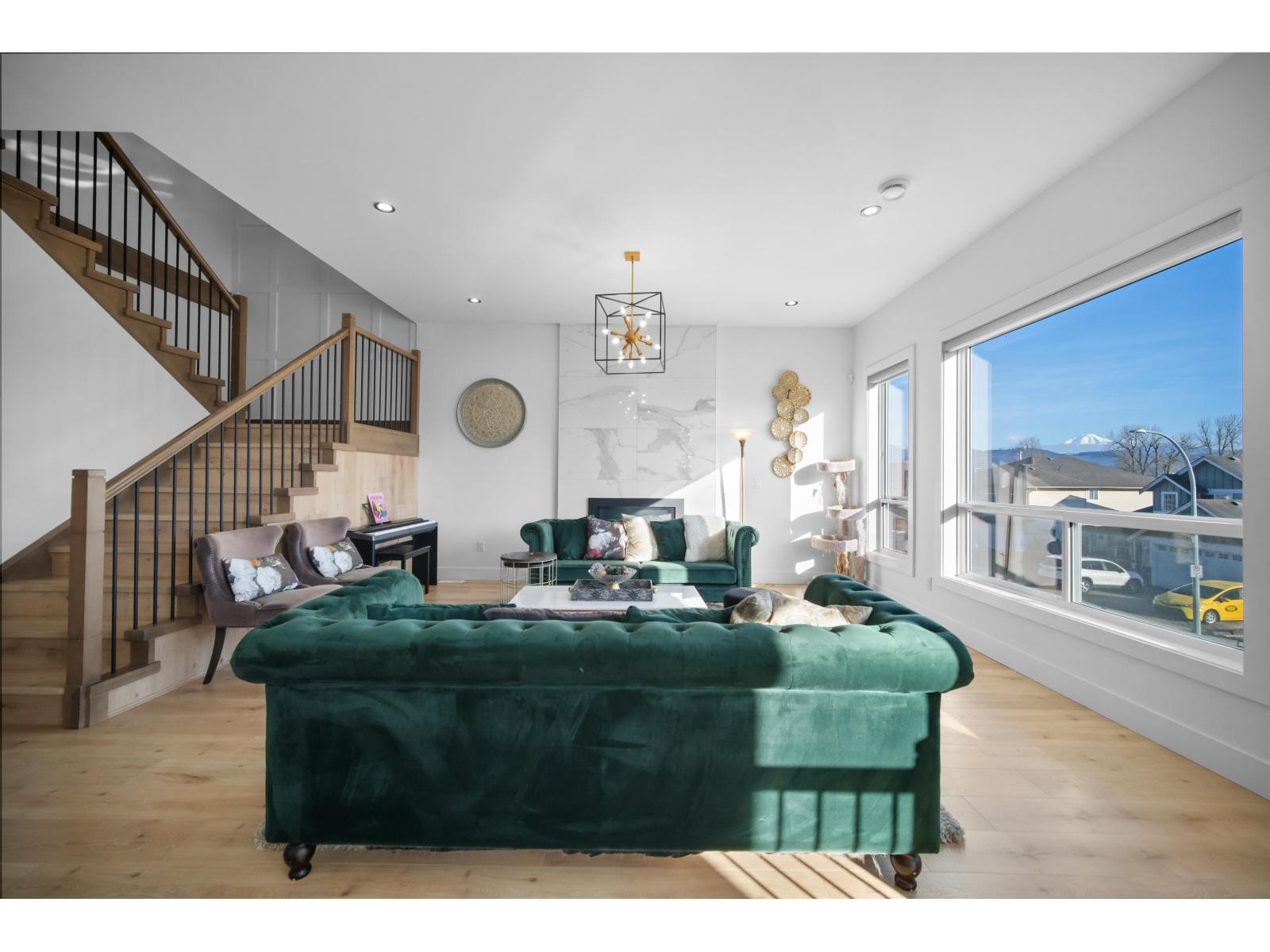 34869 Ackerman Court, Abbotsford, British Columbia  V2S 8J9 - Photo 3 - R3095234