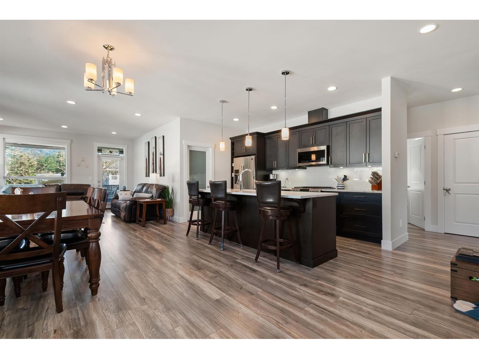 21002 Swallow Place, Hope, Hope, British Columbia  V0X 1L1 - Photo 3 - R3095477