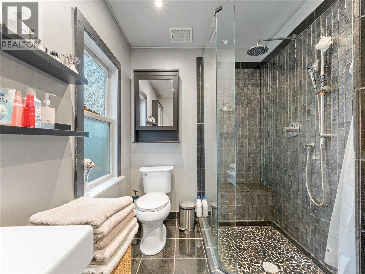 1016 Tenth Avenue, New Westminster, British Columbia  V3M 3H6 - Photo 10 - R3095784