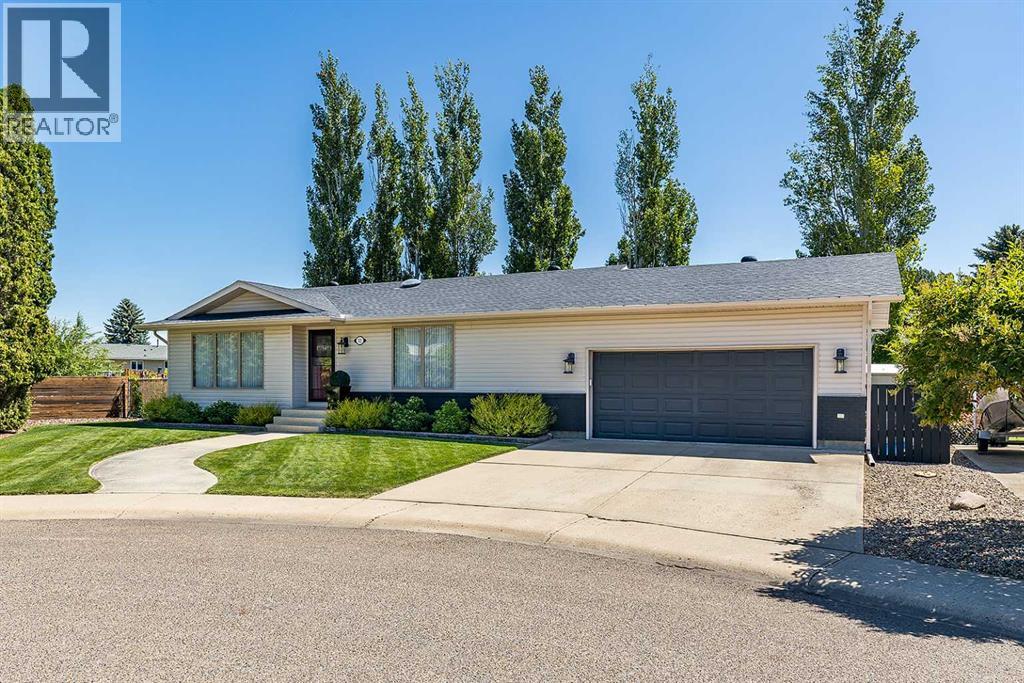 52 Rossland Street Se, Medicine Hat, Alberta  T1B 2J4 - Photo 2 - A2290366