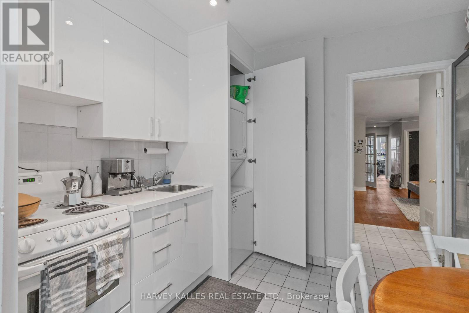 Upper - 888 College Street, Toronto, Ontario  M6H 1A3 - Photo 11 - C12842070