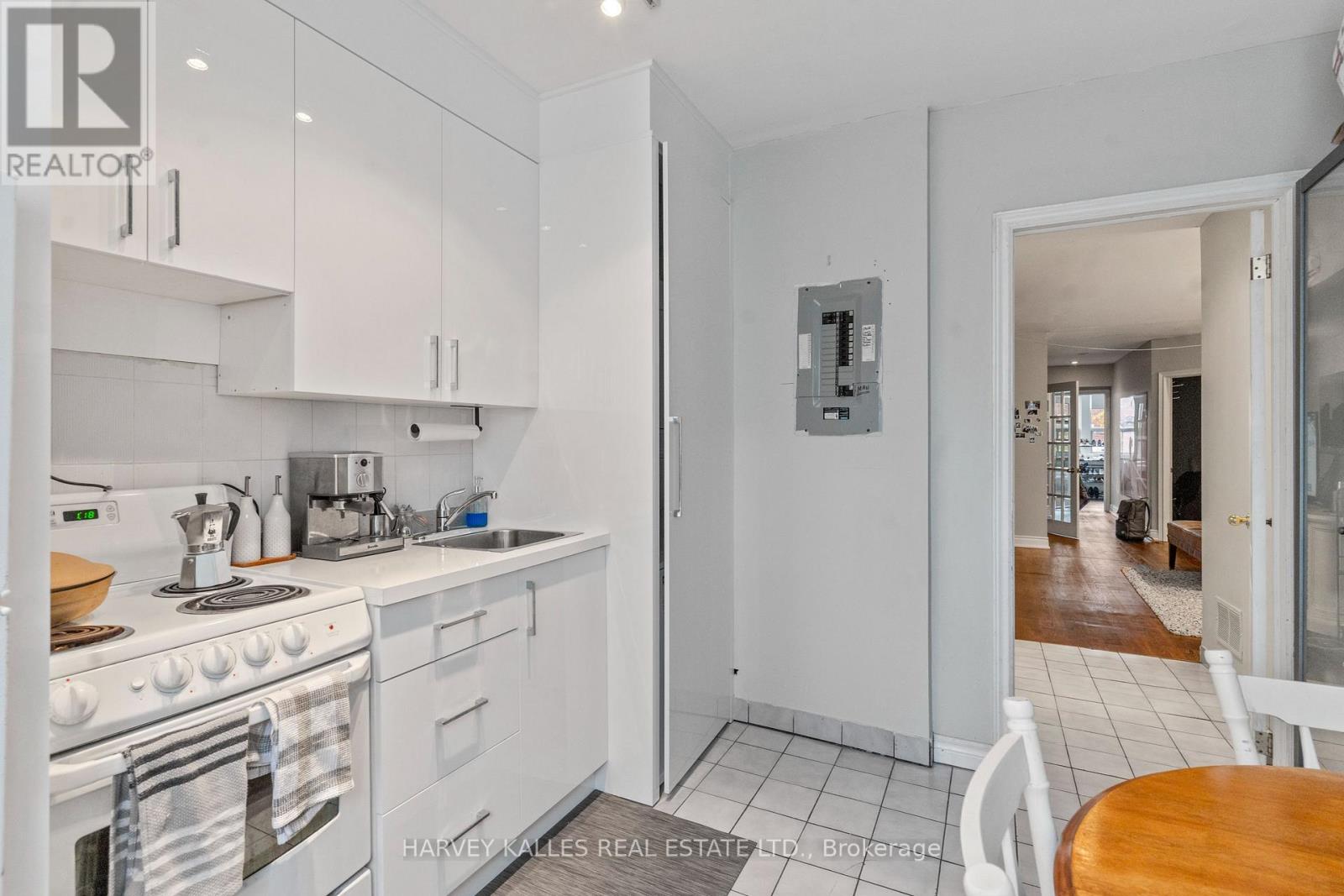 Upper - 888 College Street, Toronto, Ontario  M6H 1A3 - Photo 12 - C12842070