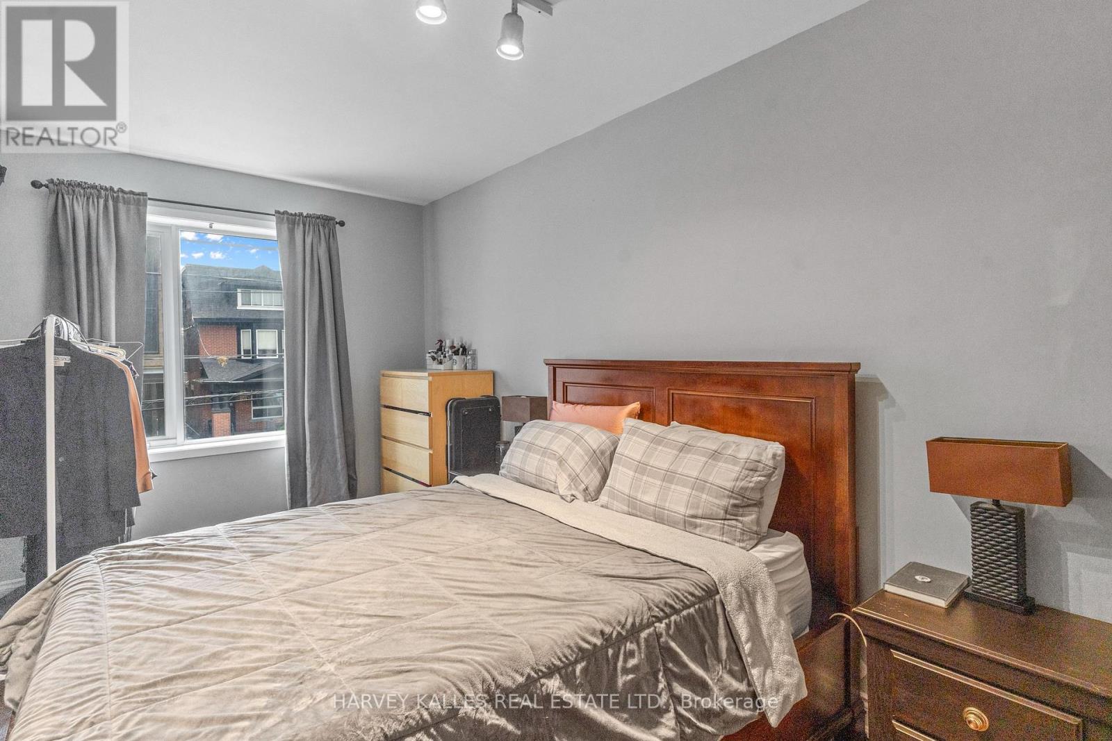 Upper - 888 College Street, Toronto, Ontario  M6H 1A3 - Photo 17 - C12842070