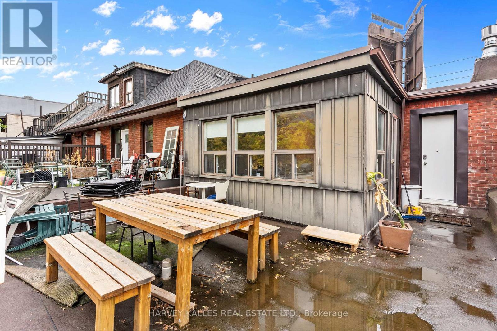 Upper - 888 College Street, Toronto, Ontario  M6H 1A3 - Photo 25 - C12842070