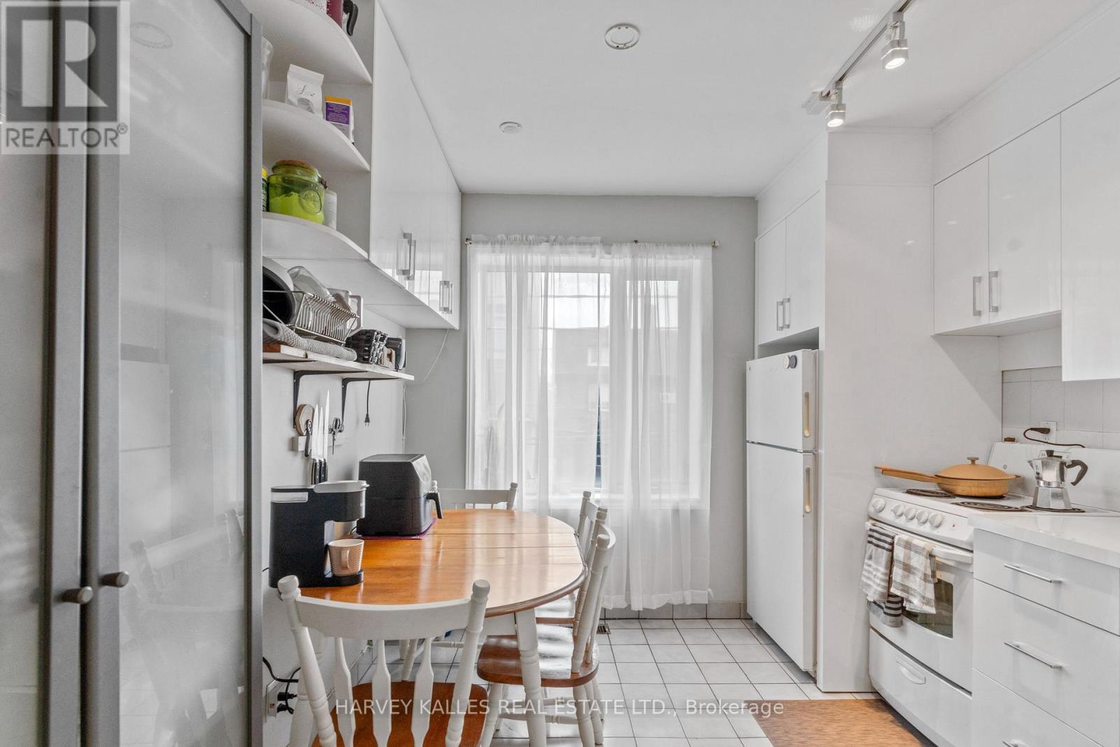 Upper - 888 College Street, Toronto, Ontario  M6H 1A3 - Photo 9 - C12842070