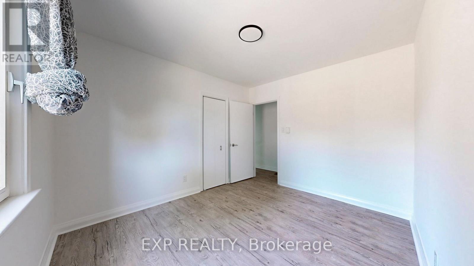 559 Drymen Crescent, Mississauga, Ontario  L5G 2N9 - Photo 15 - W12842068