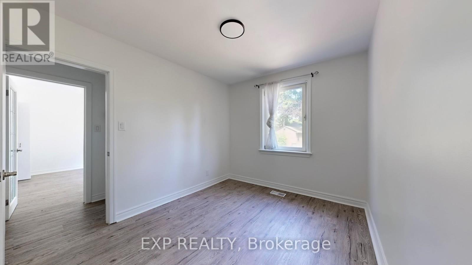 559 Drymen Crescent, Mississauga, Ontario  L5G 2N9 - Photo 17 - W12842068