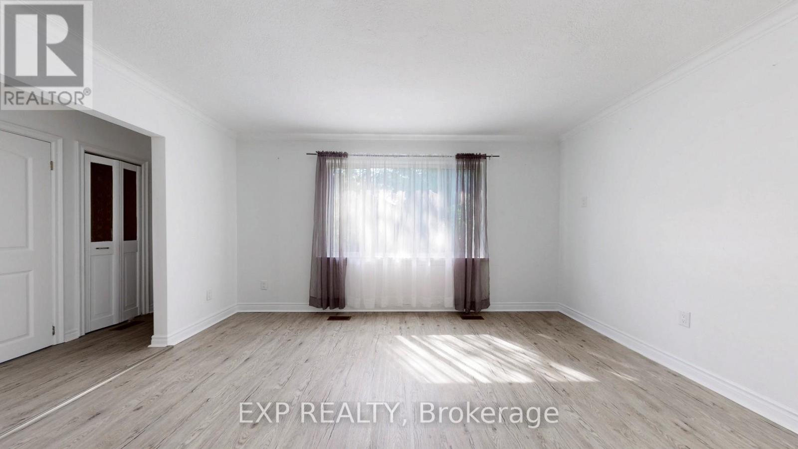 559 Drymen Crescent, Mississauga, Ontario  L5G 2N9 - Photo 6 - W12842068