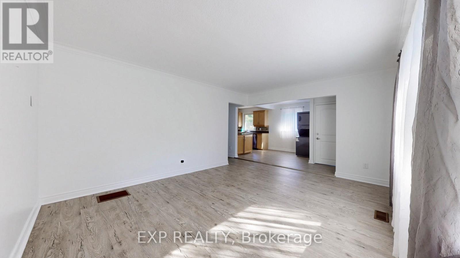 559 Drymen Crescent, Mississauga, Ontario  L5G 2N9 - Photo 8 - W12842068