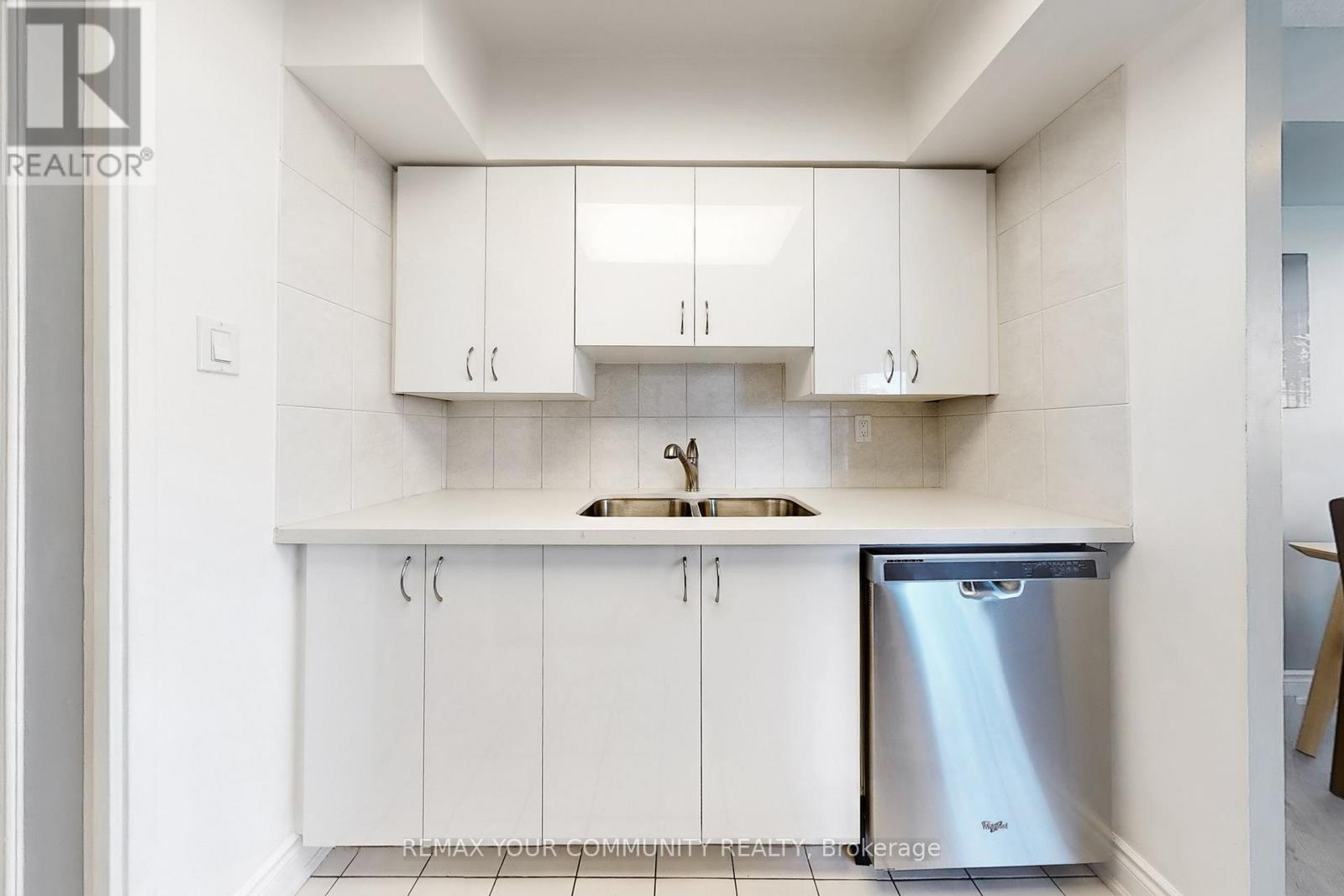 603 - 50 Kingsbridge Garden Circle, Mississauga, Ontario  L5R 1Y2 - Photo 11 - W12842074