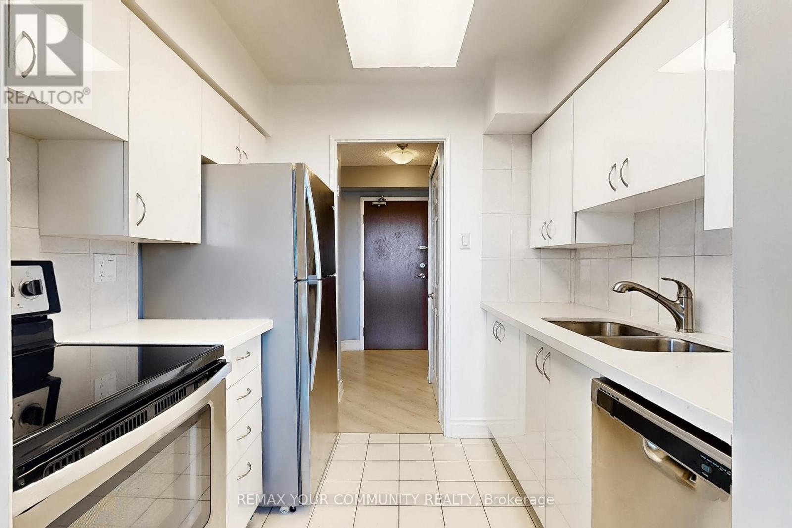 603 - 50 Kingsbridge Garden Circle, Mississauga, Ontario  L5R 1Y2 - Photo 8 - W12842074