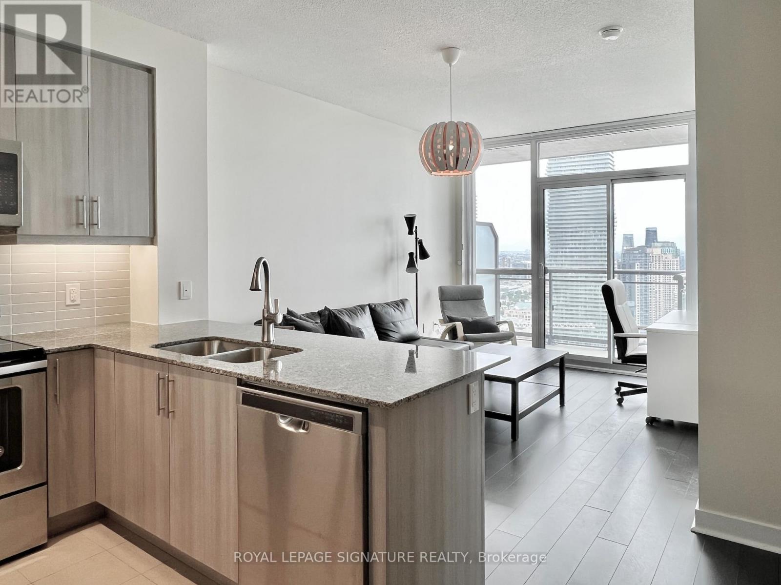 3301 - 3975 Grand Park Drive, Mississauga (City Centre), Ontario  L5B 4M6 - Photo 2 - W12842084