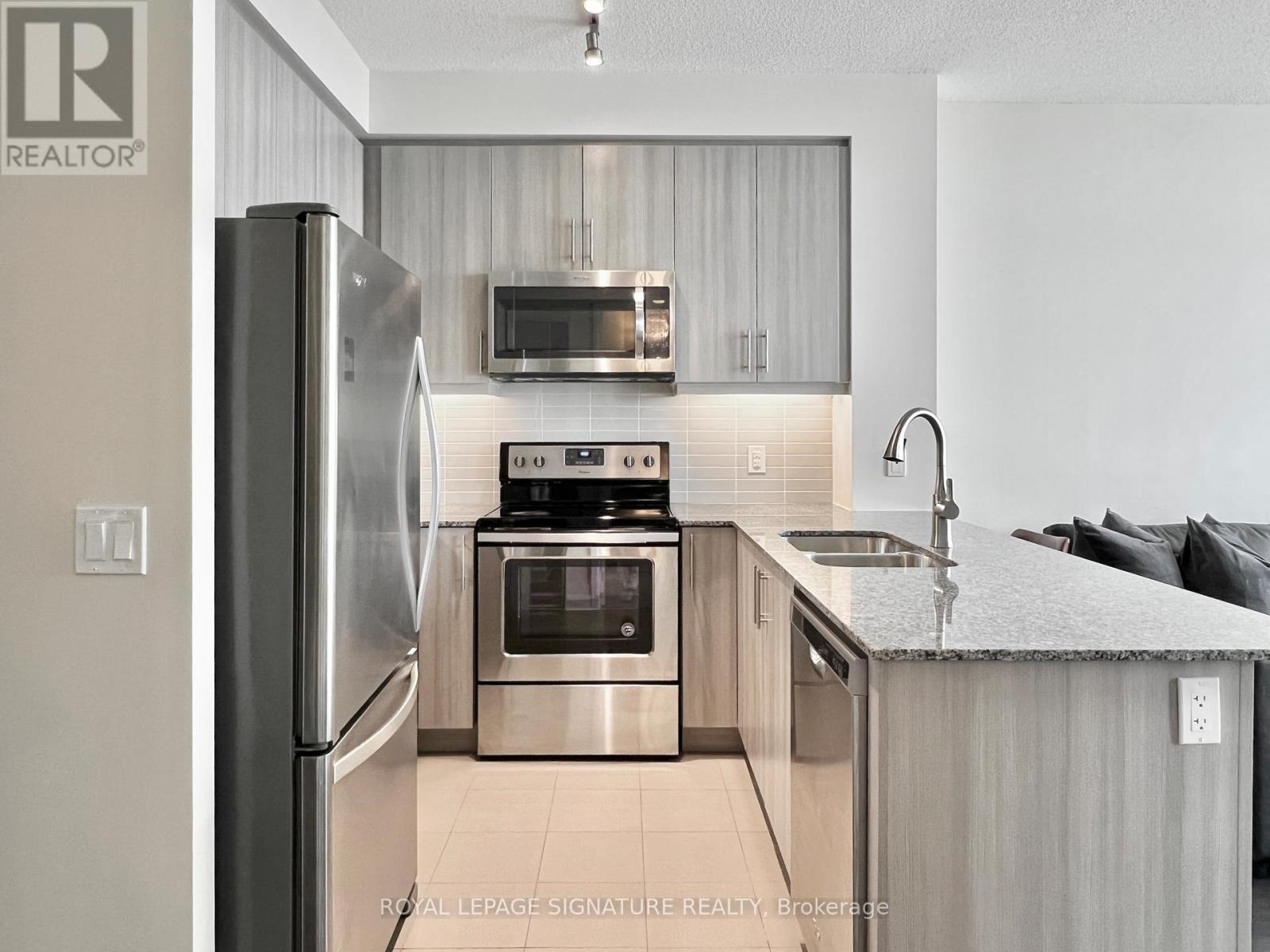 3301 - 3975 Grand Park Drive, Mississauga (City Centre), Ontario  L5B 4M6 - Photo 3 - W12842084