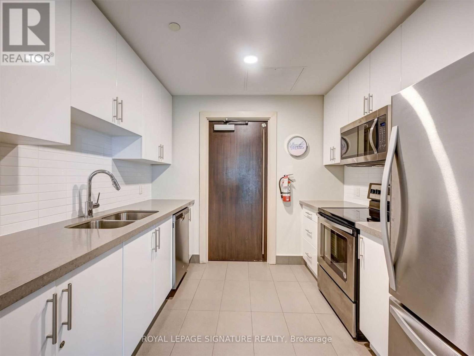 3301 - 3975 Grand Park Drive, Mississauga (City Centre), Ontario  L5B 4M6 - Photo 39 - W12842084