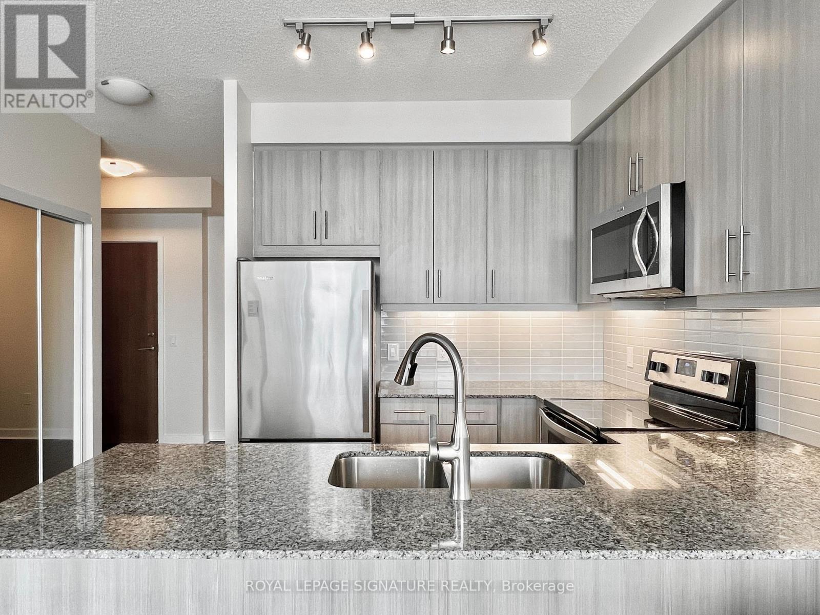 3301 - 3975 Grand Park Drive, Mississauga (City Centre), Ontario  L5B 4M6 - Photo 4 - W12842084