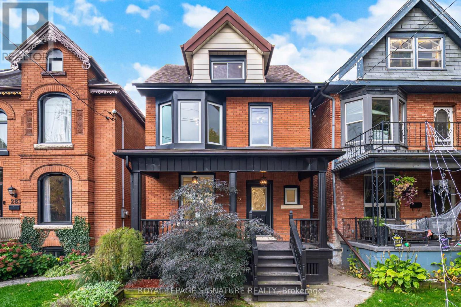 285 CHARLTON AVENUE W, Hamilton, Ontario