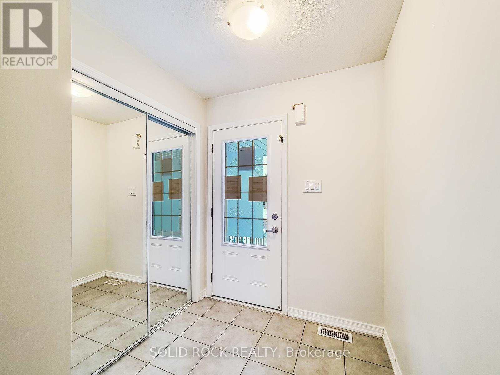 3 Cooke Avenue, Brantford, Ontario  N3T 0S2 - Photo 3 - X12842080